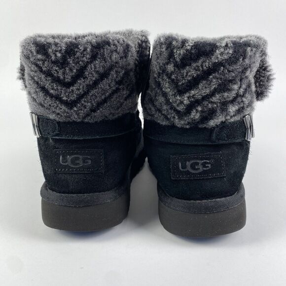 UGG Adria Short Ankle Boots Black Suede Women Size 6 Pre-Owned - Picture 5 of 15